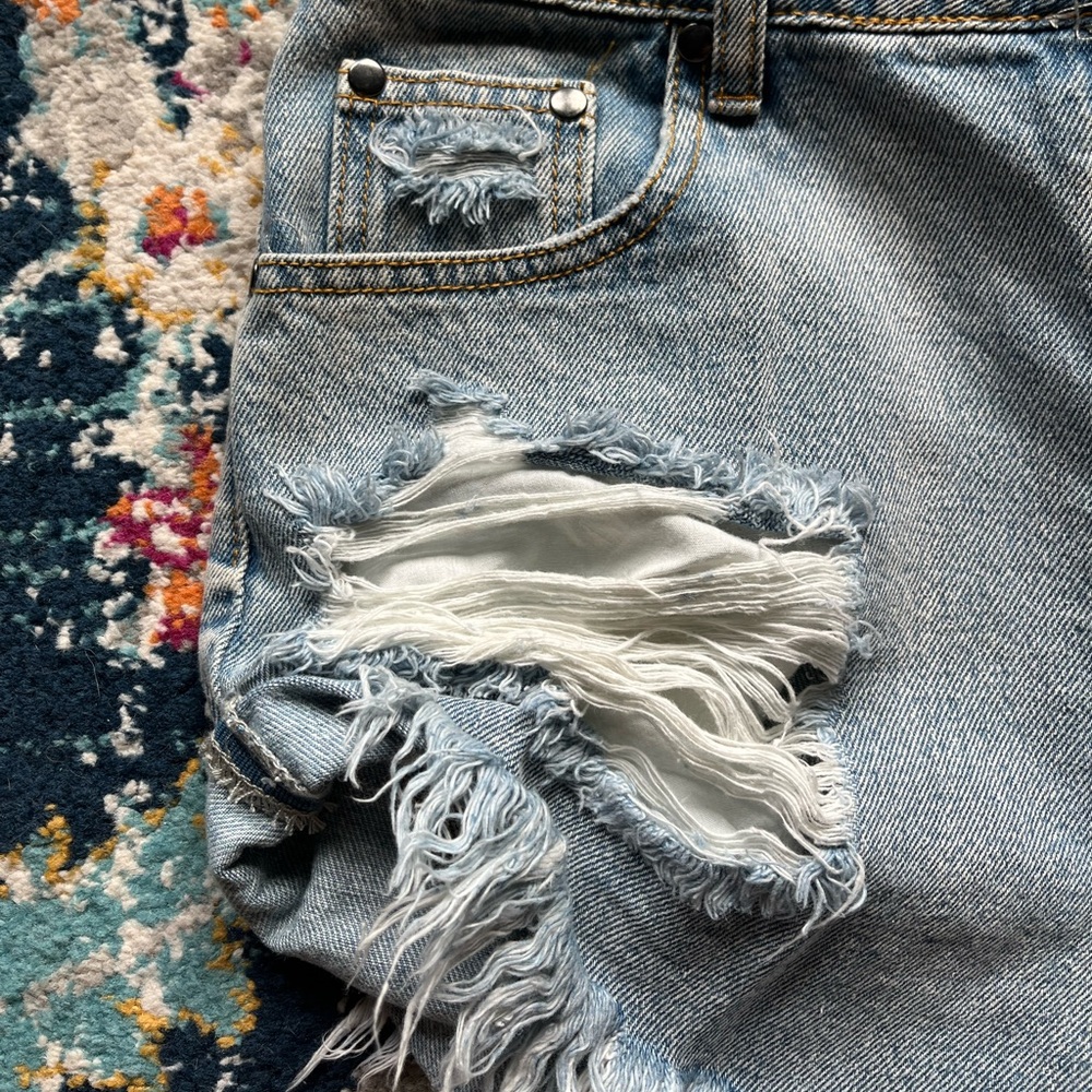 Signature8 Jean Shorts - Picture 4 of 5